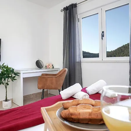 Апартаменты Downtown Hideaway - Zf Hvar *