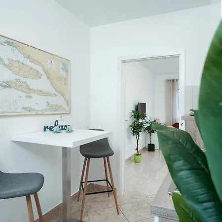 Апартаменты Downtown Hideaway - Zf Hvar *