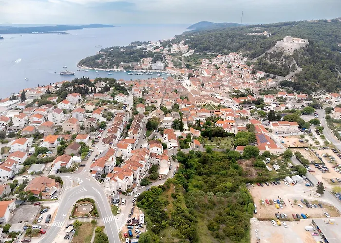 Downtown Hideaway - Zf Hvar 公寓